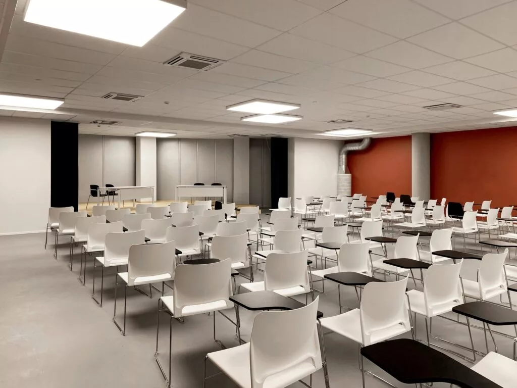 banchi arredo scuola e sedie per scuole